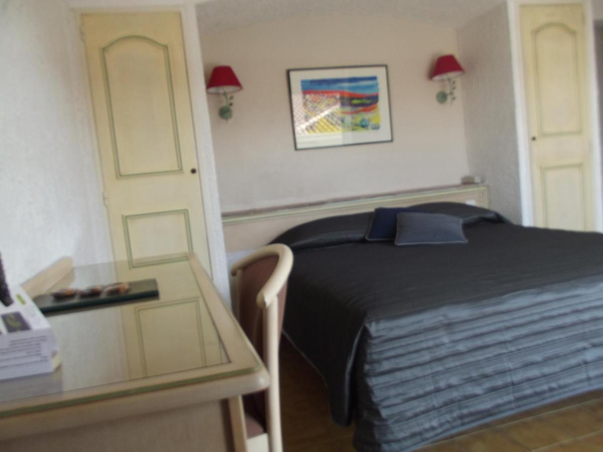 לס איסאמברה Hotel La Quietude מראה חיצוני תמונה