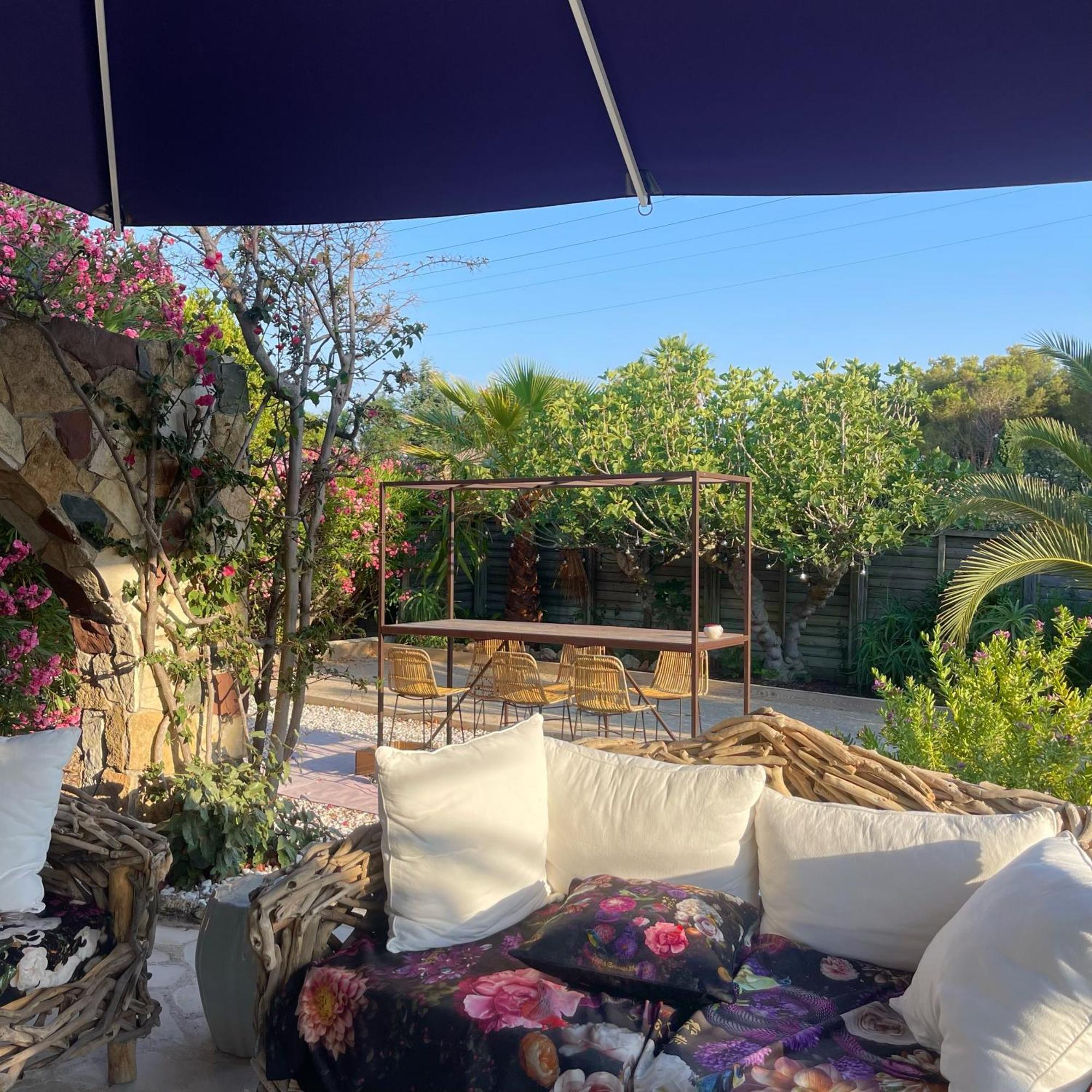 לס איסאמברה Hotel La Quietude מראה חיצוני תמונה