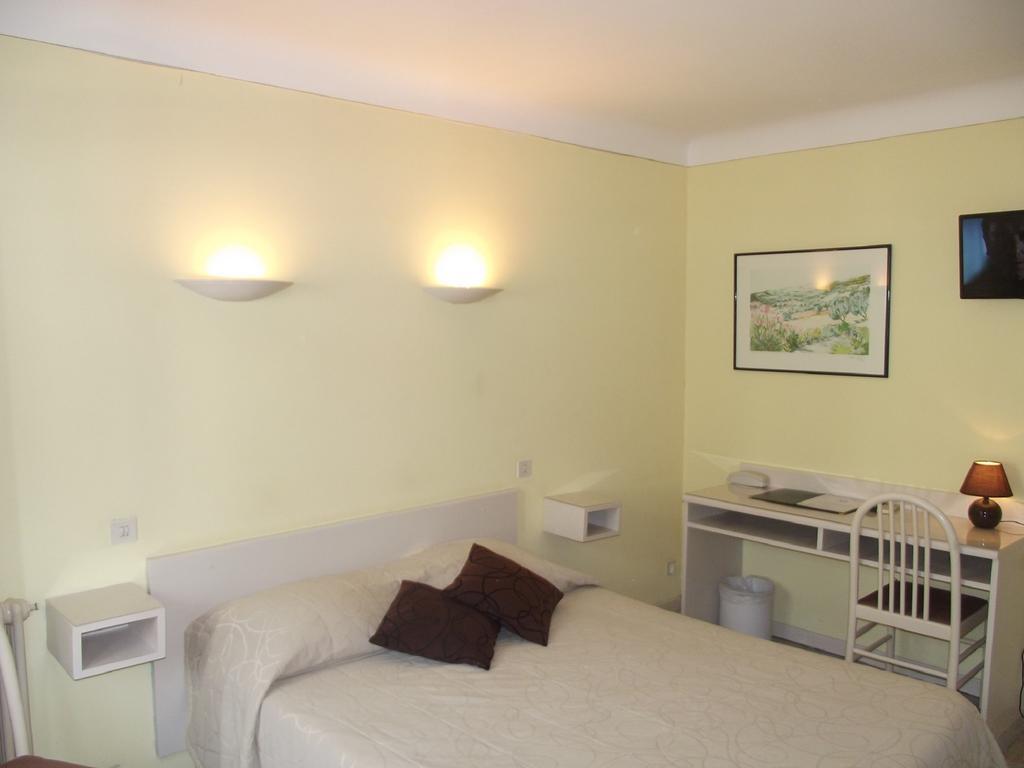 לס איסאמברה Hotel La Quietude מראה חיצוני תמונה