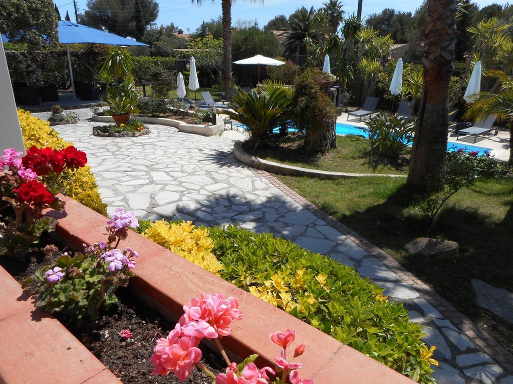 לס איסאמברה Hotel La Quietude מראה חיצוני תמונה