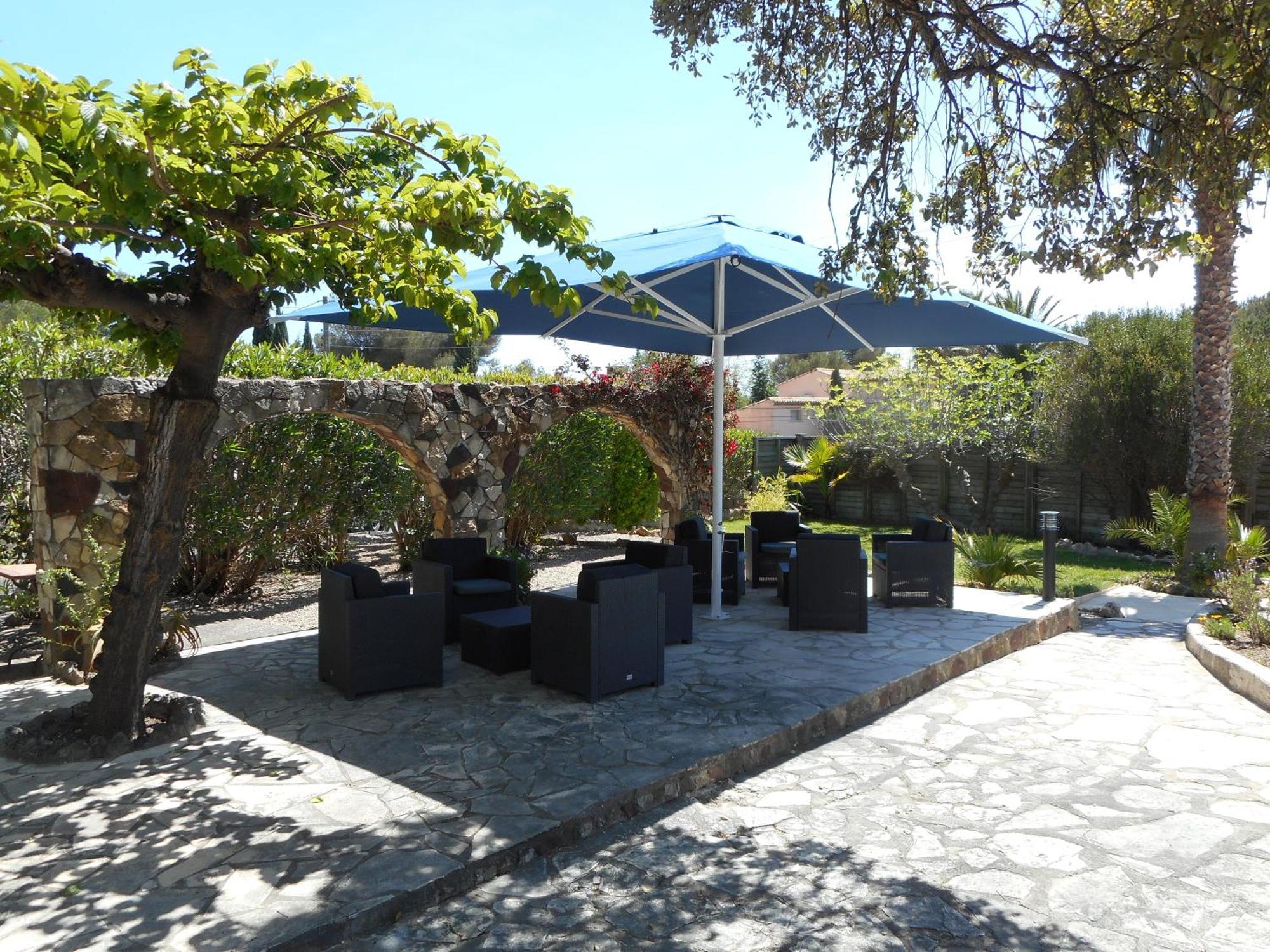 לס איסאמברה Hotel La Quietude מראה חיצוני תמונה