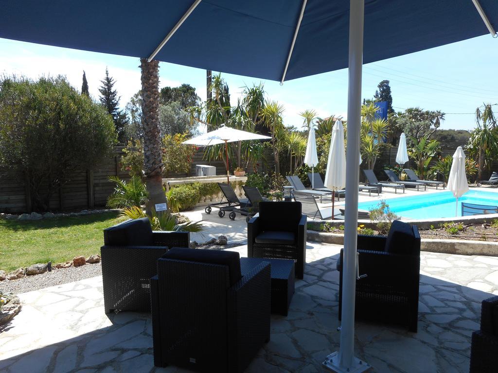 לס איסאמברה Hotel La Quietude מראה חיצוני תמונה