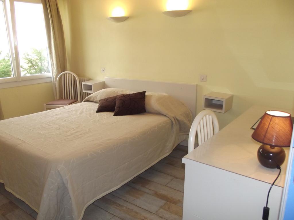 לס איסאמברה Hotel La Quietude מראה חיצוני תמונה