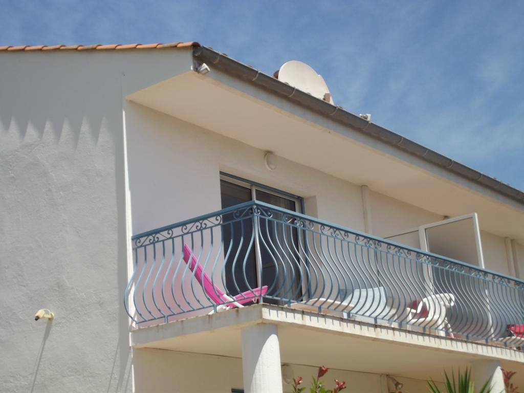 לס איסאמברה Hotel La Quietude מראה חיצוני תמונה
