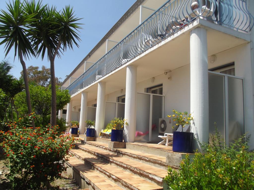 לס איסאמברה Hotel La Quietude מראה חיצוני תמונה