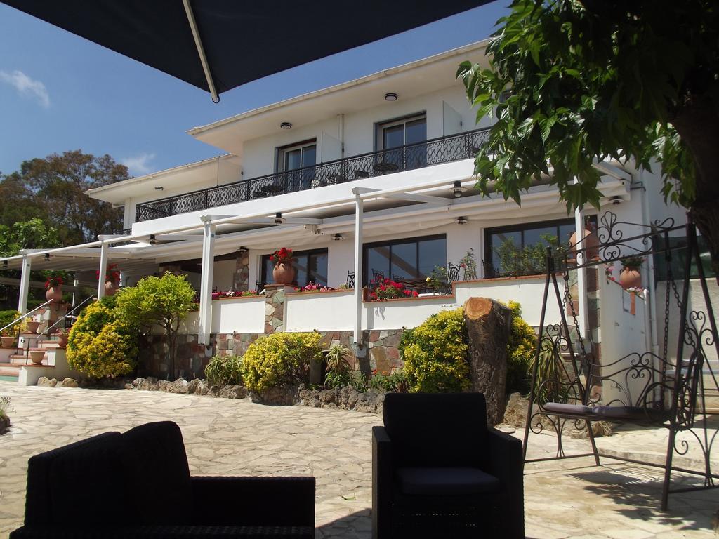 לס איסאמברה Hotel La Quietude מראה חיצוני תמונה