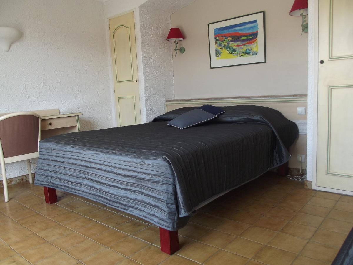 לס איסאמברה Hotel La Quietude מראה חיצוני תמונה