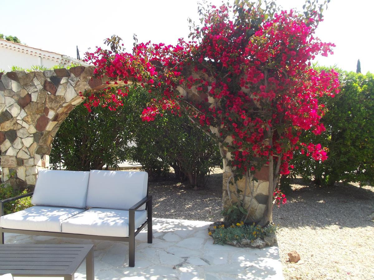 לס איסאמברה Hotel La Quietude מראה חיצוני תמונה