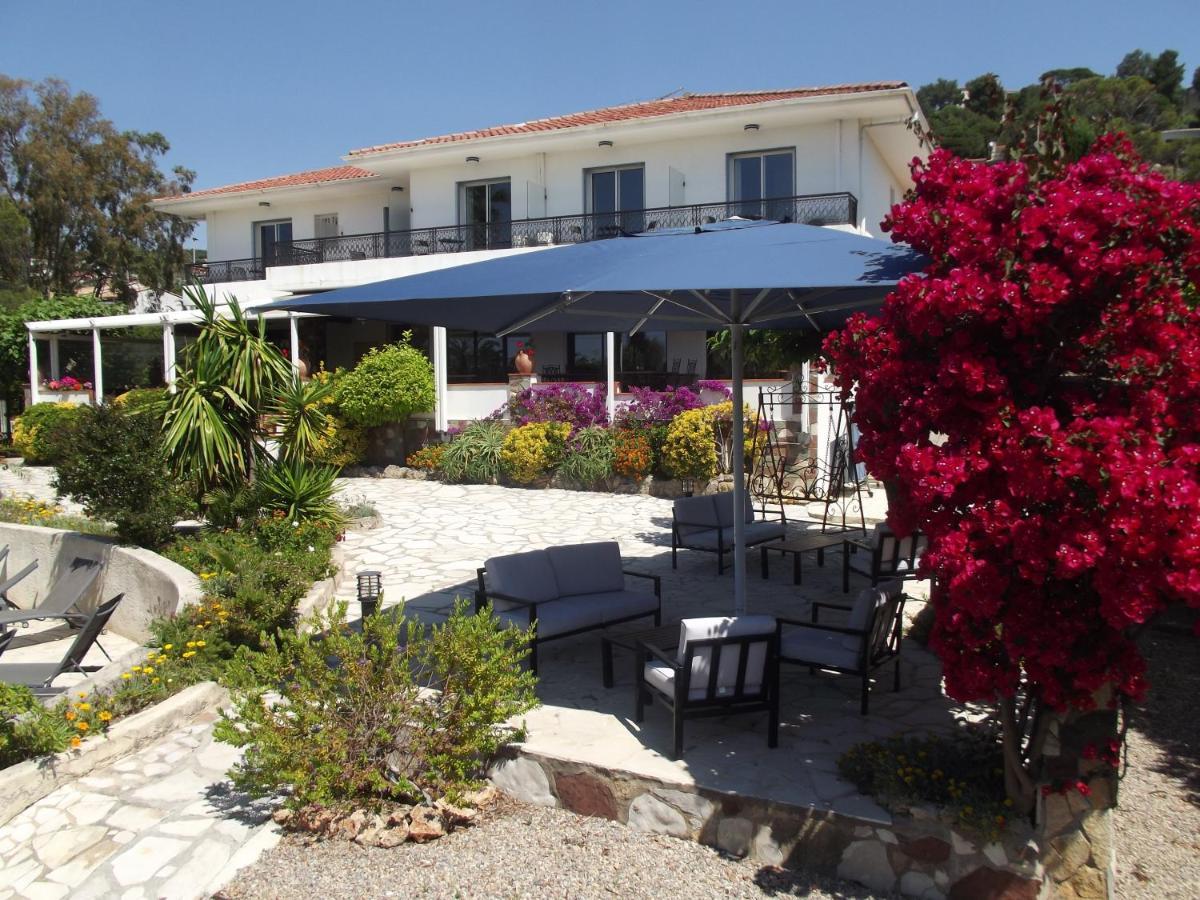 לס איסאמברה Hotel La Quietude מראה חיצוני תמונה