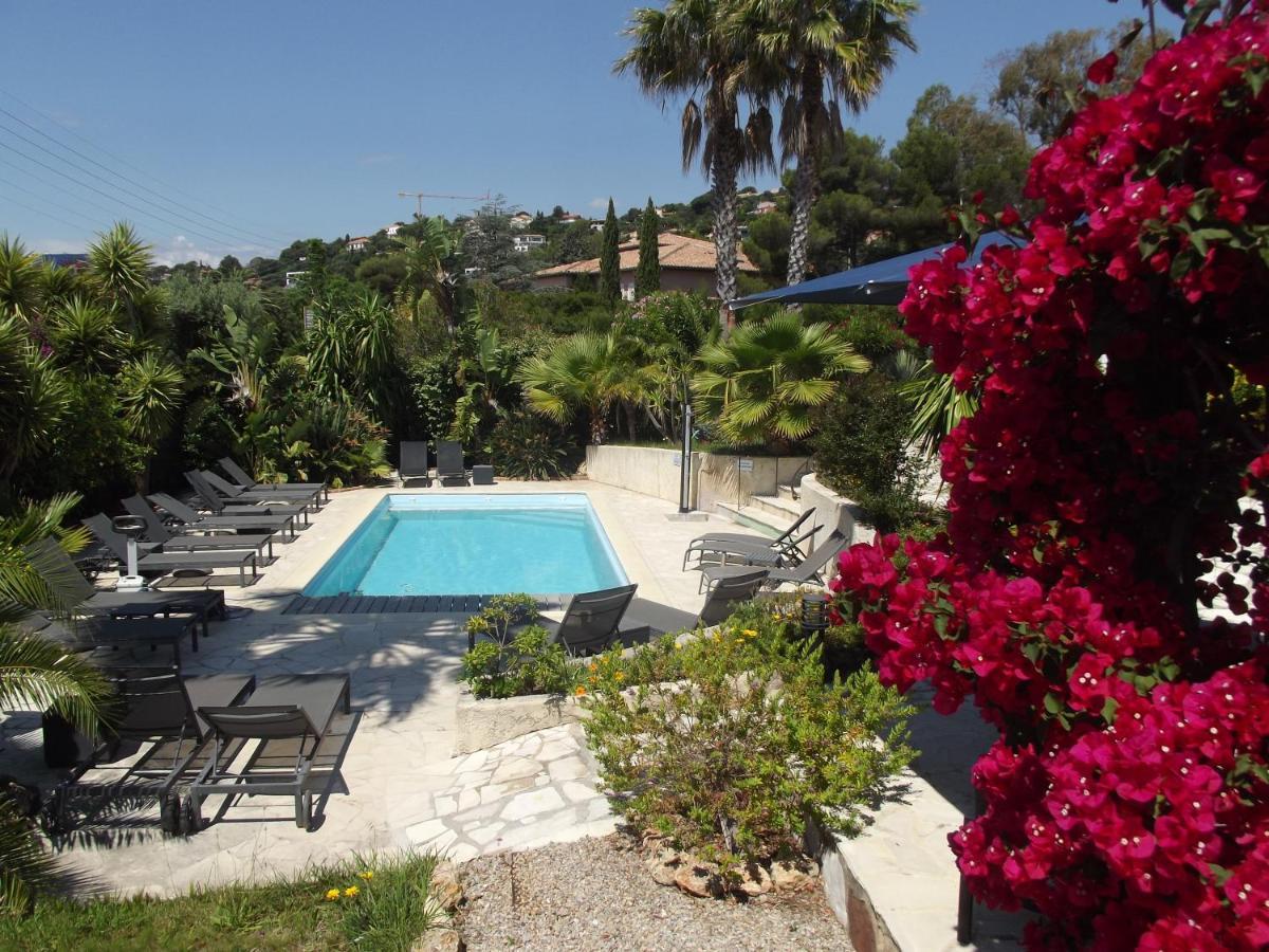 לס איסאמברה Hotel La Quietude מראה חיצוני תמונה